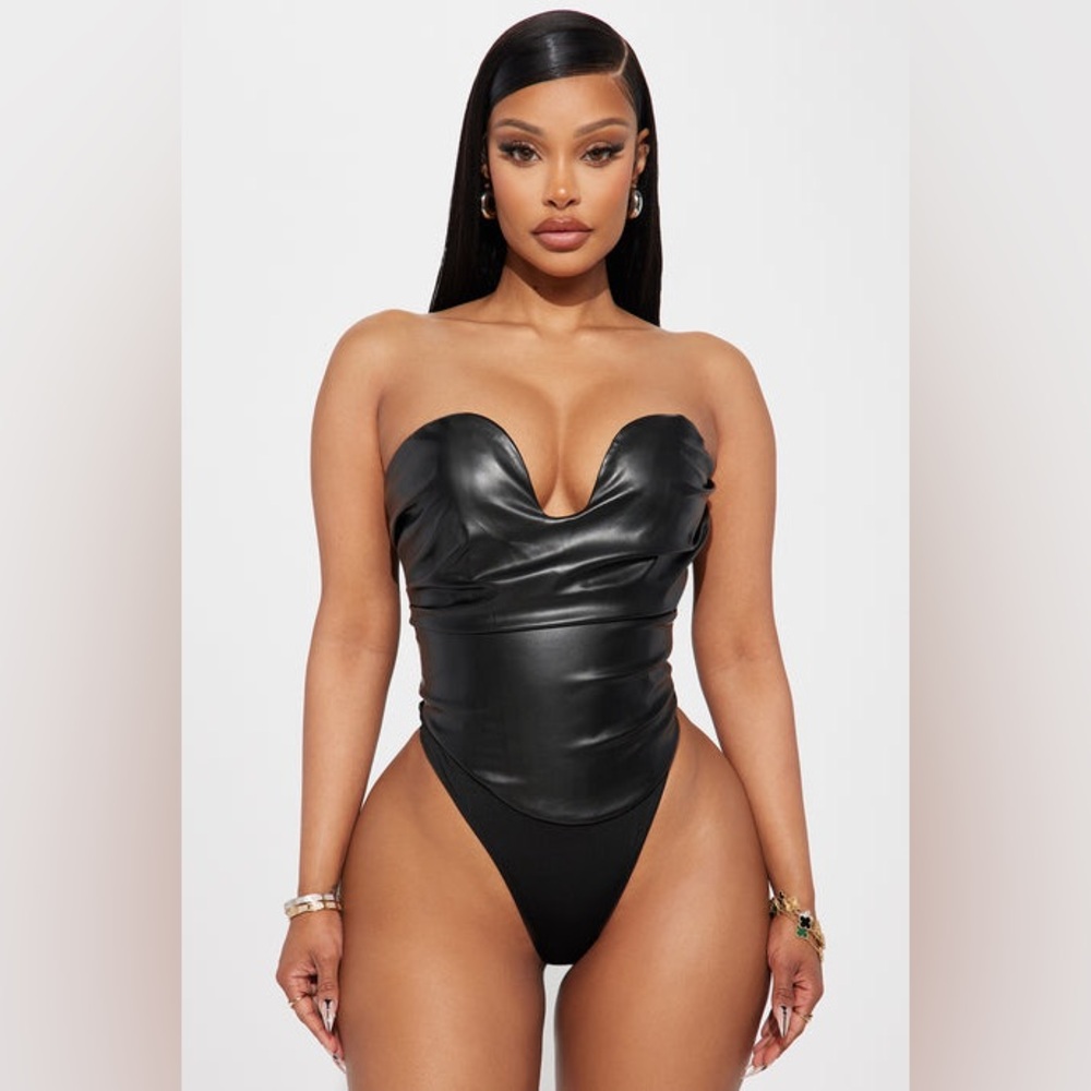 Fashion Nova Like It Like That Black Faux Leather Strapless Bodysuit NWOT SizeXL
